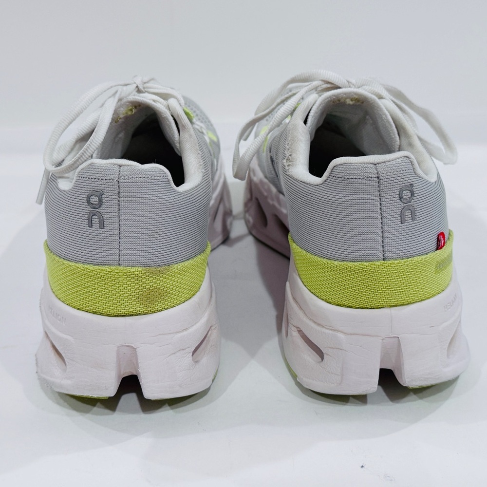 On Running Women’s Cloudeclipse Light Gray And Li… - image 4